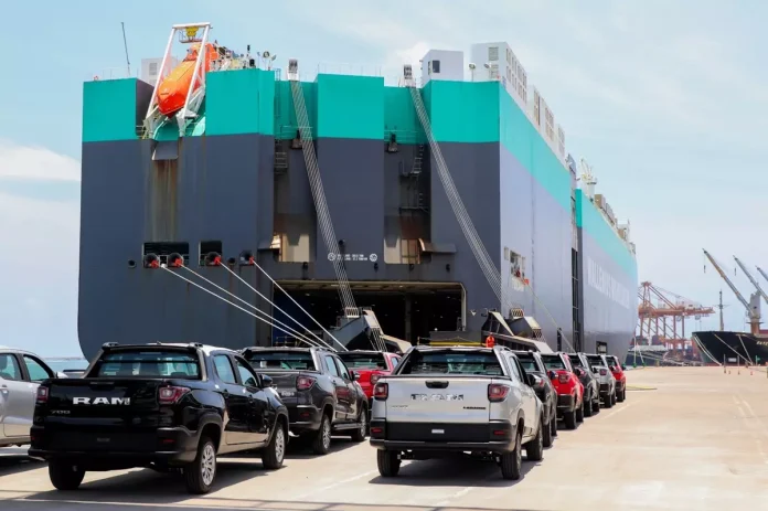 Stellantis bate recorde de exportações do Brasil em 2024
