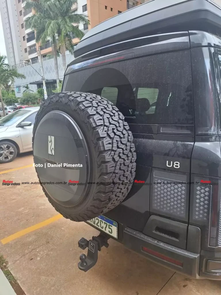 Flagra BYD Yangwang U8  