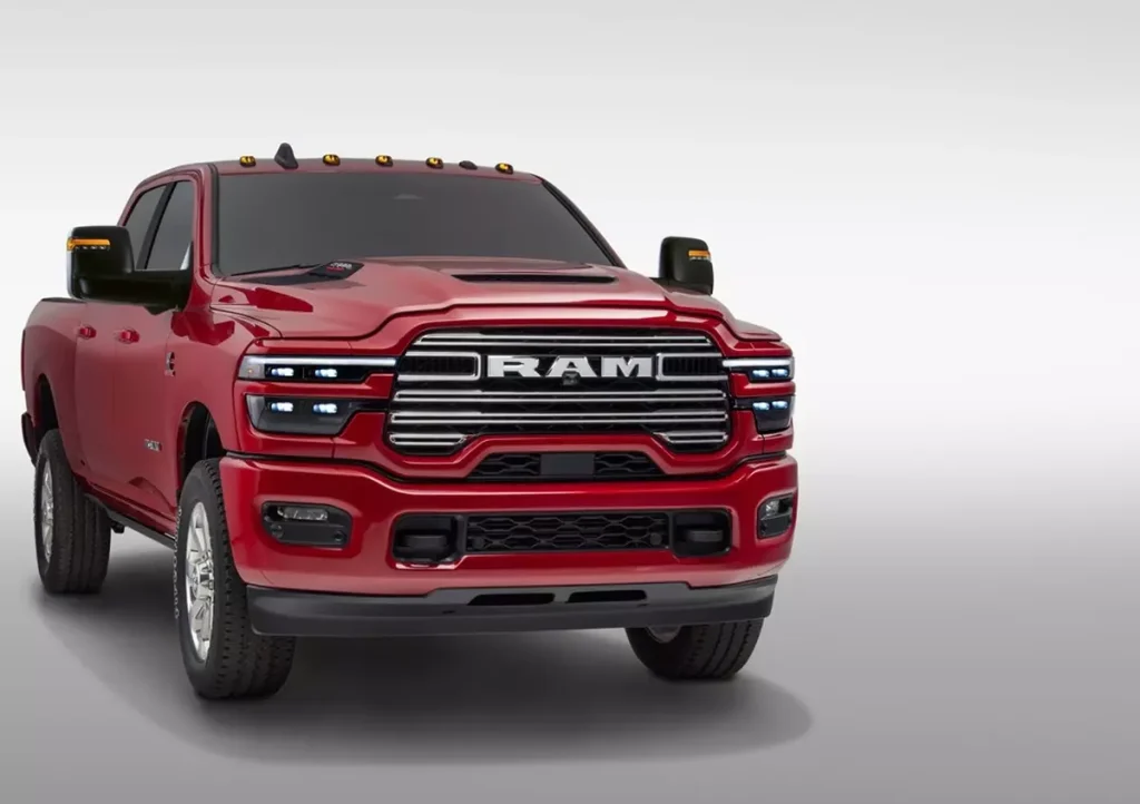 Ram 3500 de frente na cor vermelha