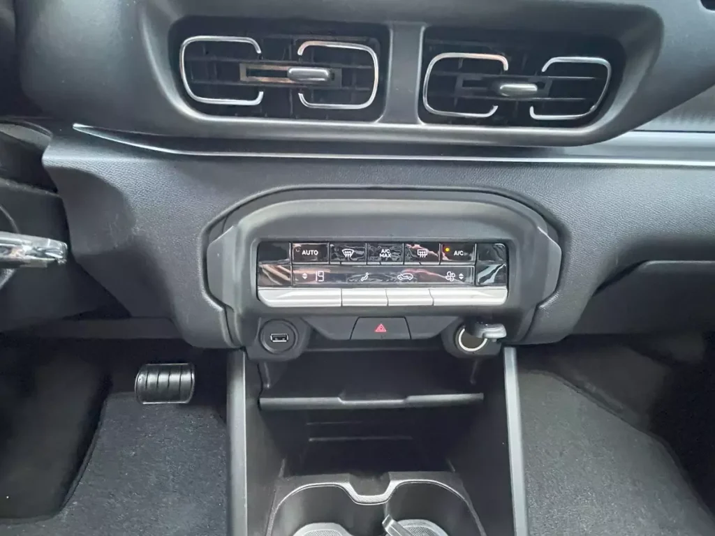  Citroën Basalt Shine Turbo 200 CVT 2025