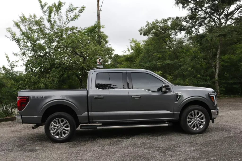 Ford F-150 Lariat 2024
