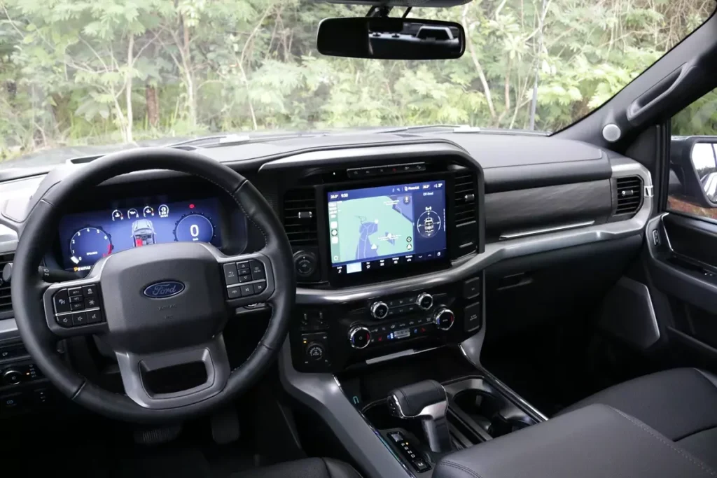 painel da Ford F-150 Lariat 2024
