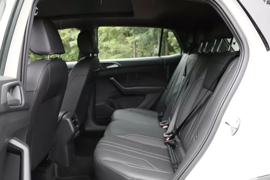 VW T-Cross Highline 250 TSI 2025   
