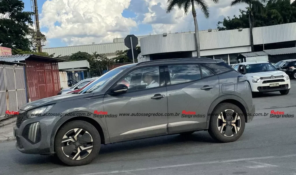 Flagra Peugeot 208 T200 Hybrid 2026