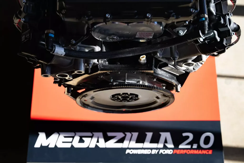 O novo Megazilla de segunda geração é um V8 7.3 L com supercharger de 3 litros, exclusivo para competição