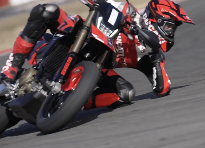 Ducati Hypermotard 698 Mono RVE (2) Ducati Hypermotard 698 Mono RVE