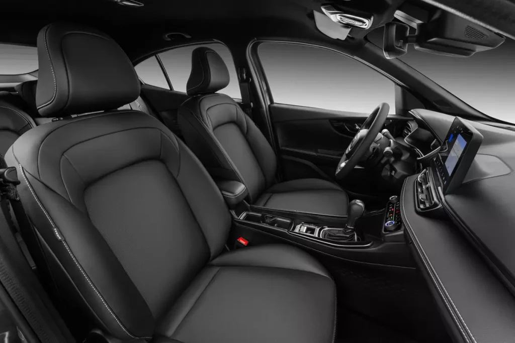 bancos dianteiros do Fiat Fastback T200 Hybrid Lollapalooza 