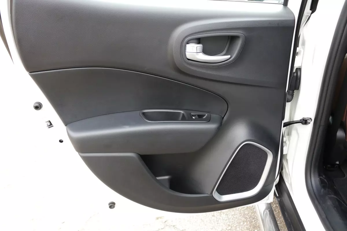 Forro de porta traseiro esquerdo da Fiat Toro Ranch 2.2 Turbodiesel 2025
