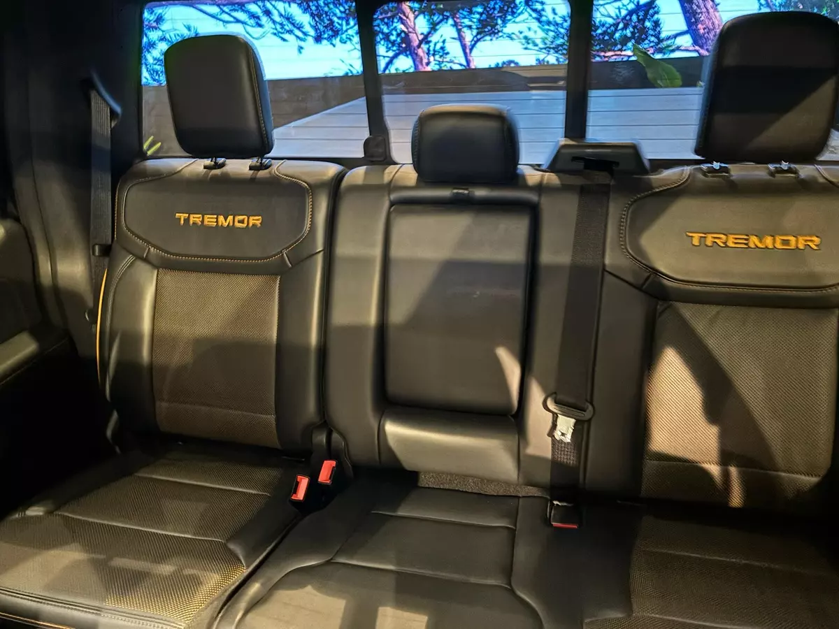banco traseiro da Ford F-150 Tremor 2025