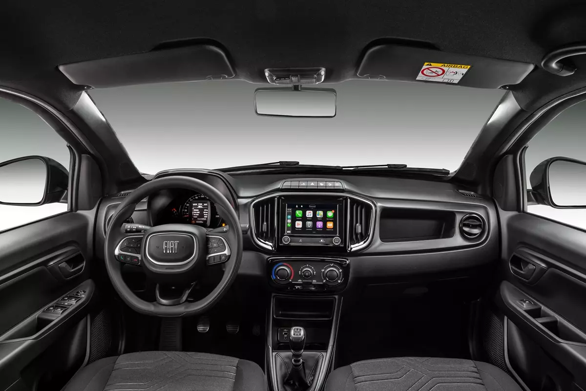 Fiat Mobi 2026 receberá o painel da Strada