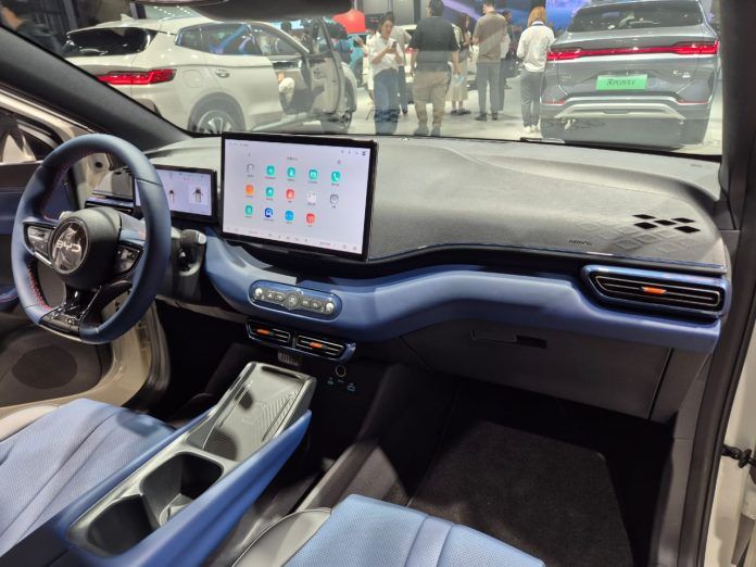 Interior do novo BYD Dolphin Mini