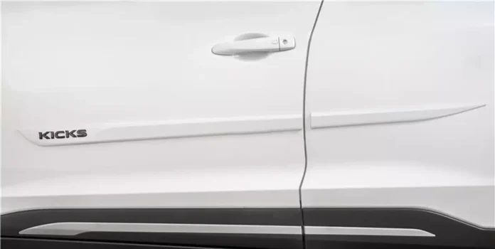 Nissan lança novas opções de frisos de porta para Kicks Play, Versa e Sentra
