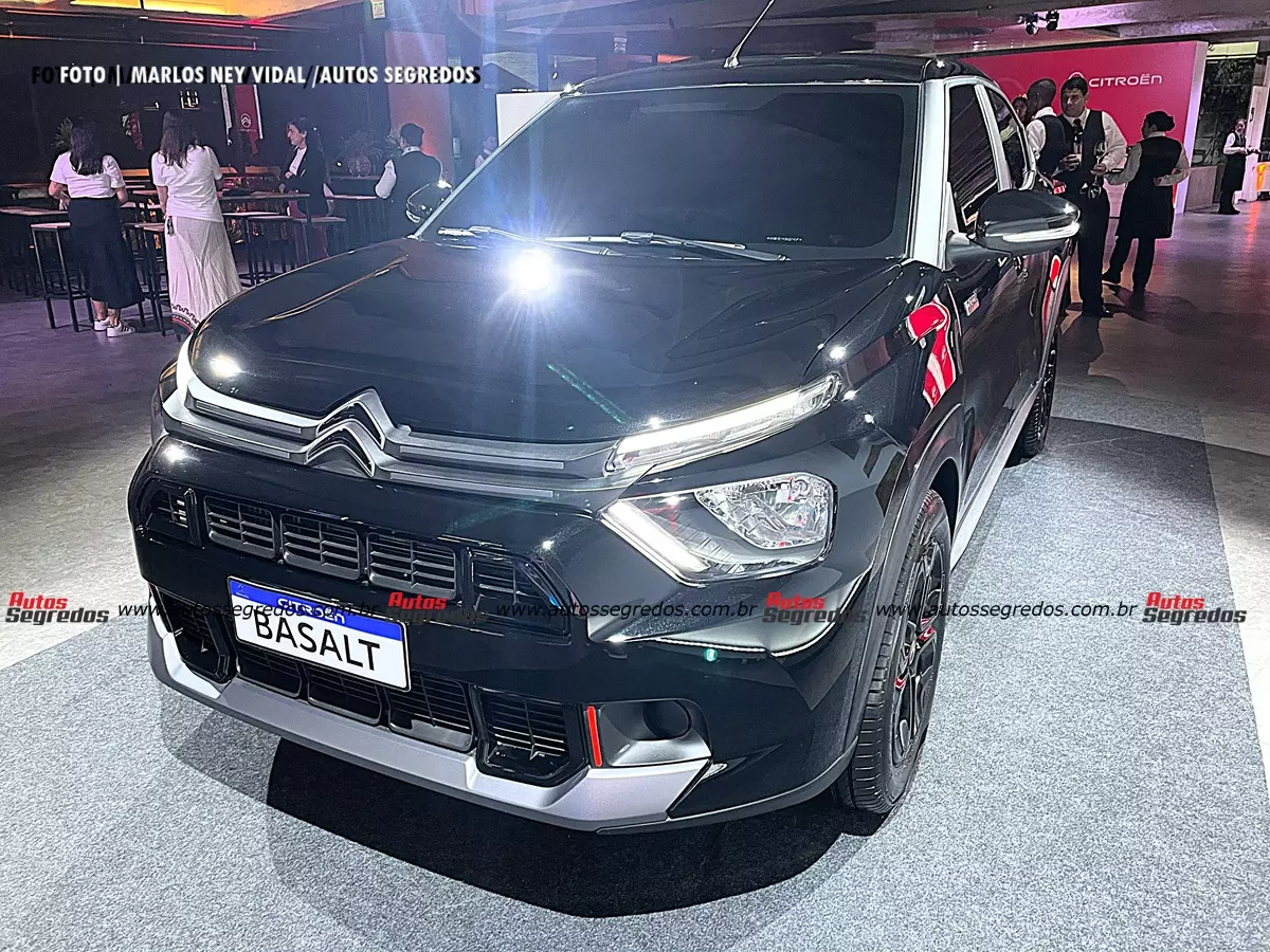 Citroën Basalt T200 Dark 2026 na cor preta metalica 