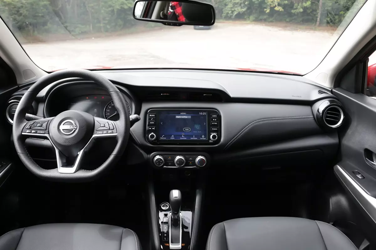 painel do Nissan Kicks Play Advance Plus 2025
