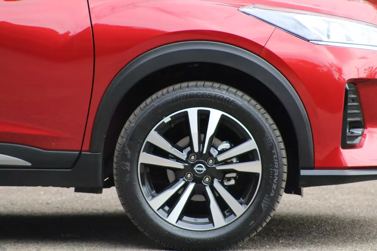 rodas de liga do Nissan Kicks Play Advance Plus 2025