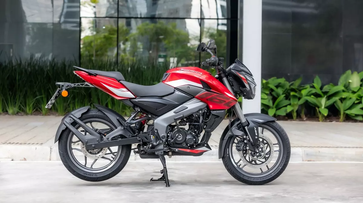 Nova Bajaj Dominar NS 160 2026 