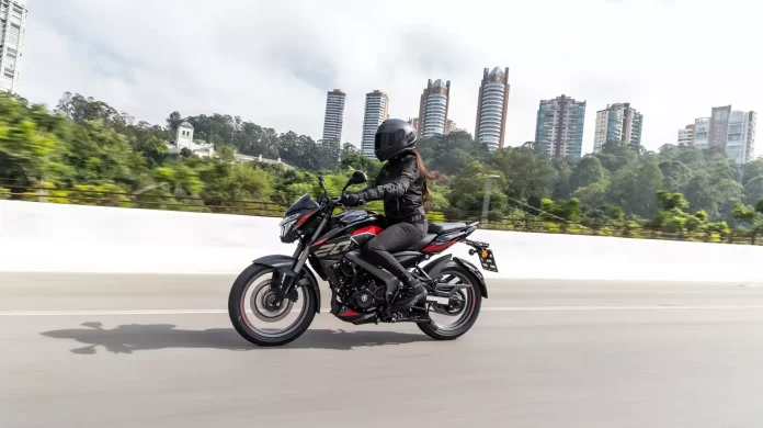 Nova Bajaj Dominar NS 200 2026