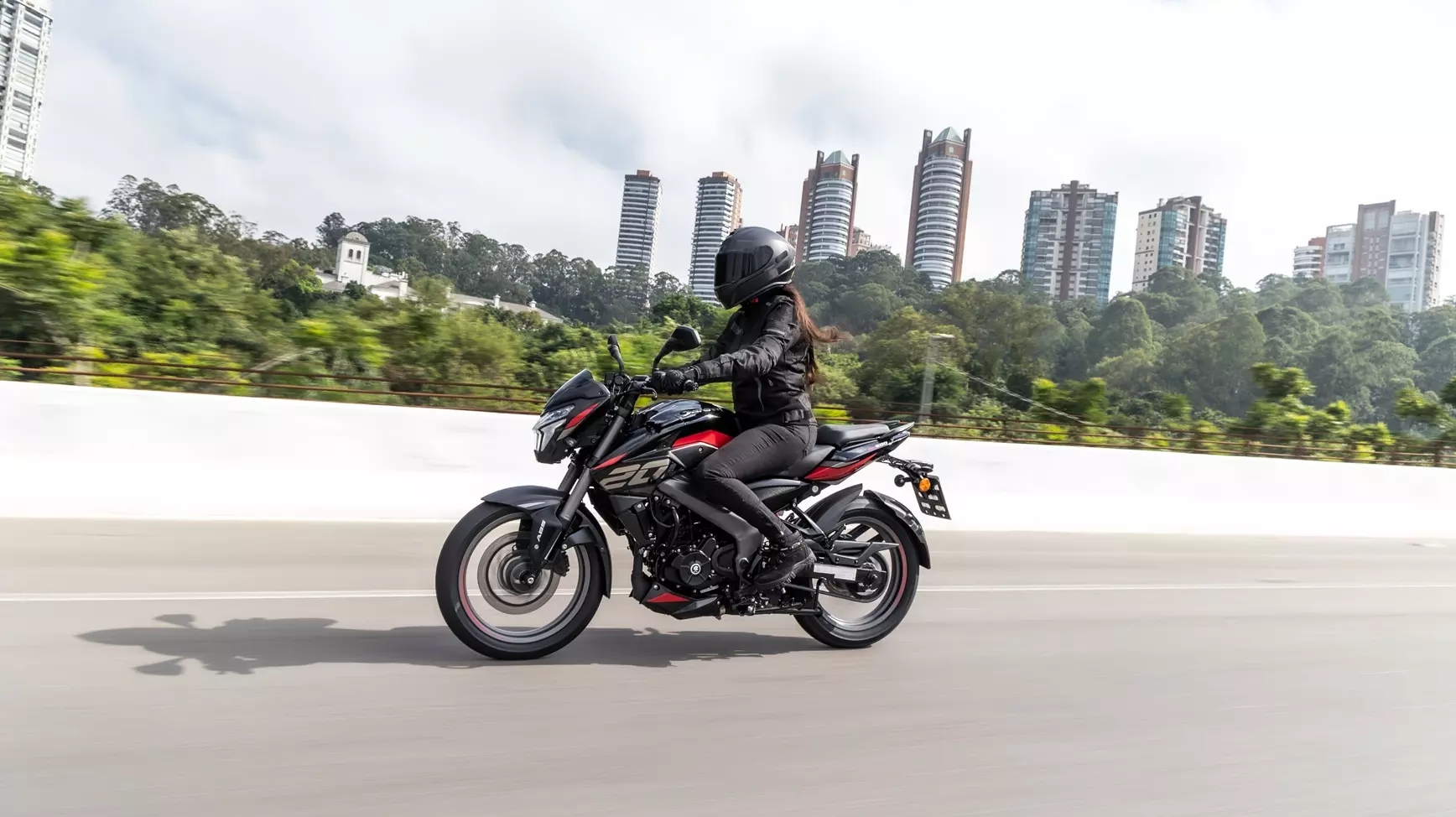Nova Bajaj Dominar NS 200 2026 
