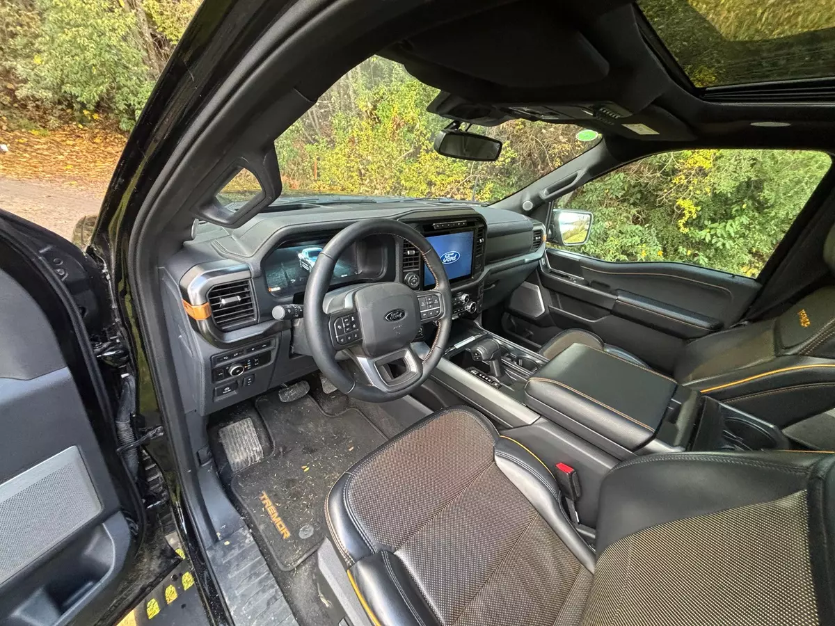 painel da Nova Ford F-150 Tremor 2025 