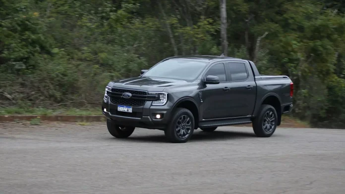 Nova Ford Ranger Black 2025 na cor cinza moscou (23)