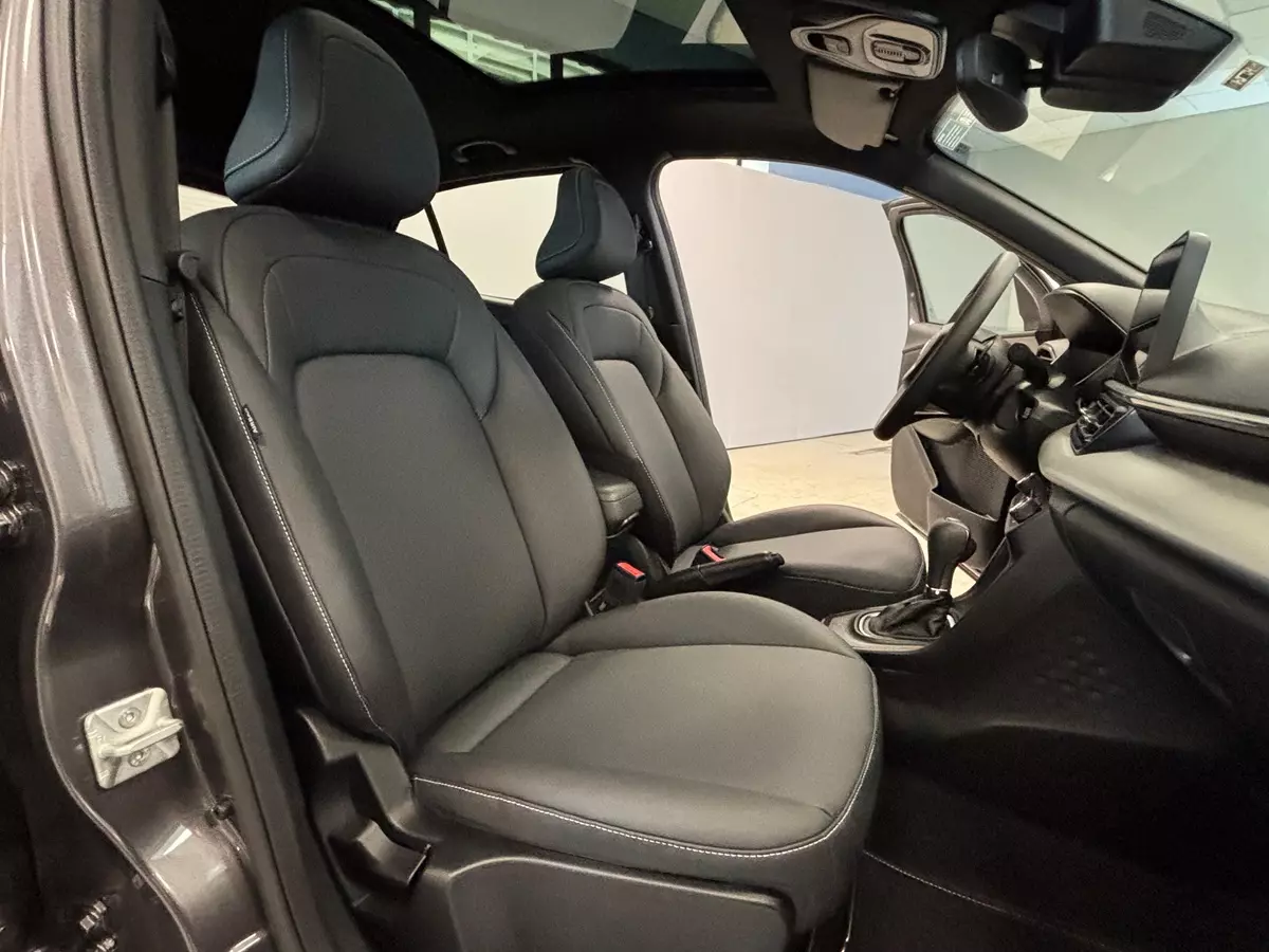 Bancos dianteiros do Fiat Pulse Impetus T200 Hybrid 2026
