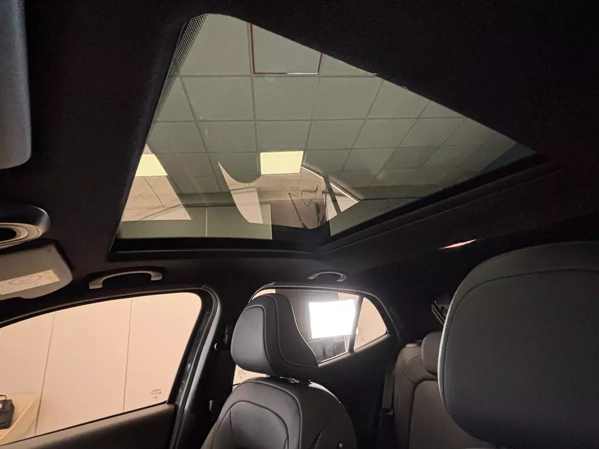 Teto solar panorâmico do Fiat Pulse Impetus T200 Hybrid 2026
