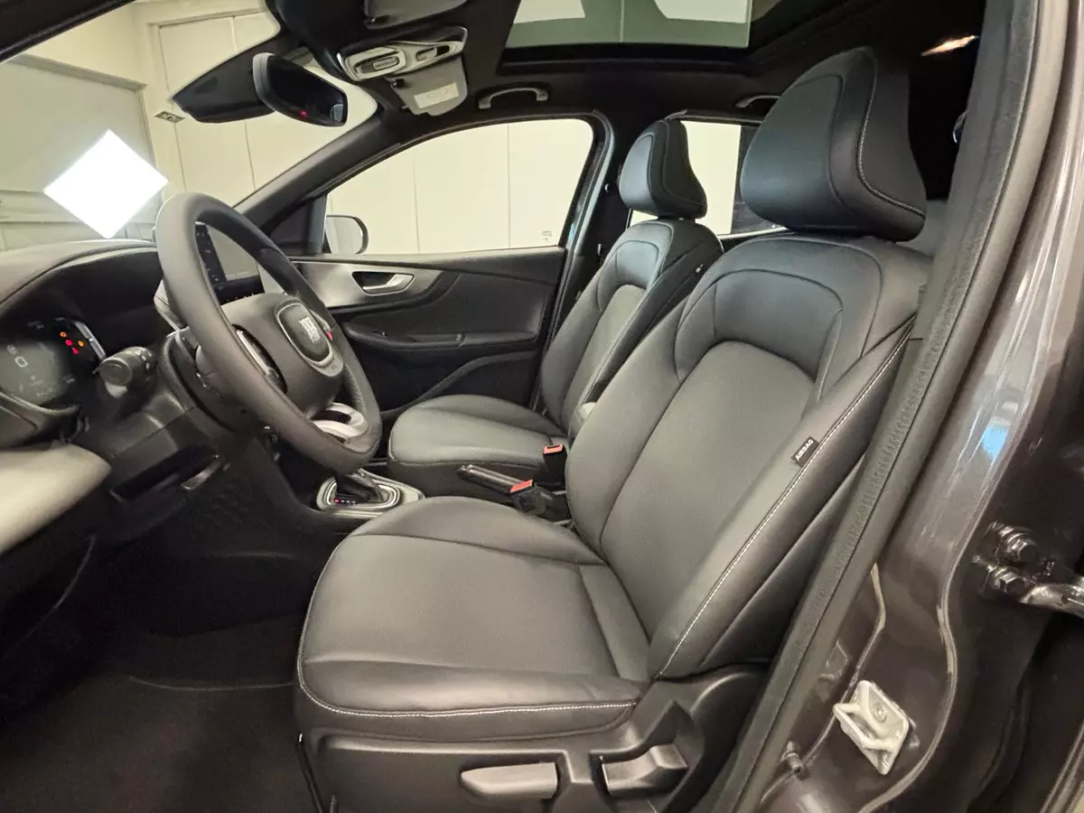 Bancos dianteiros do Fiat Pulse Impetus T200 Hybrid 2026
