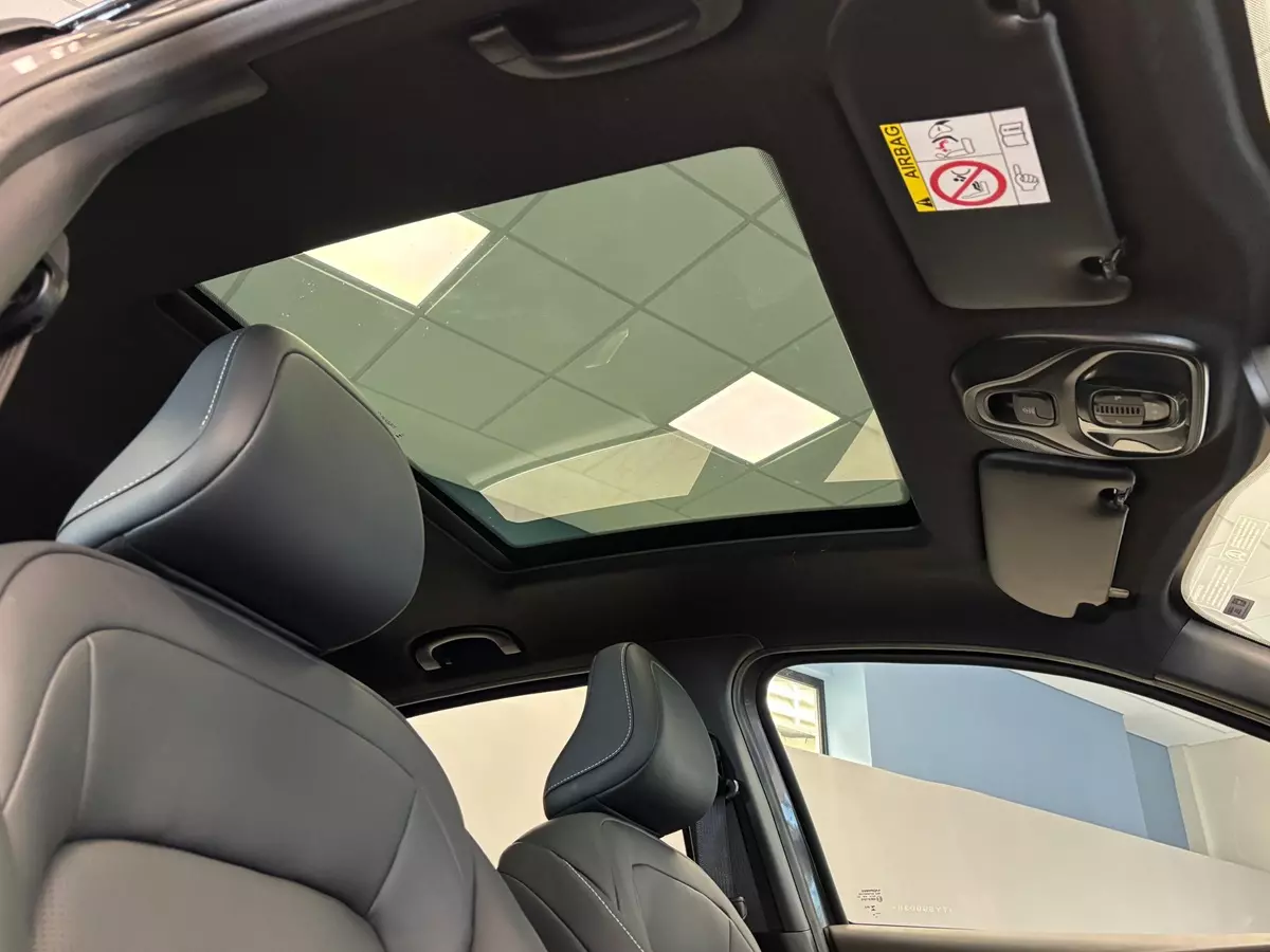 Teto solar panorâmico do Fiat Pulse Impetus T200 Hybrid 2026
