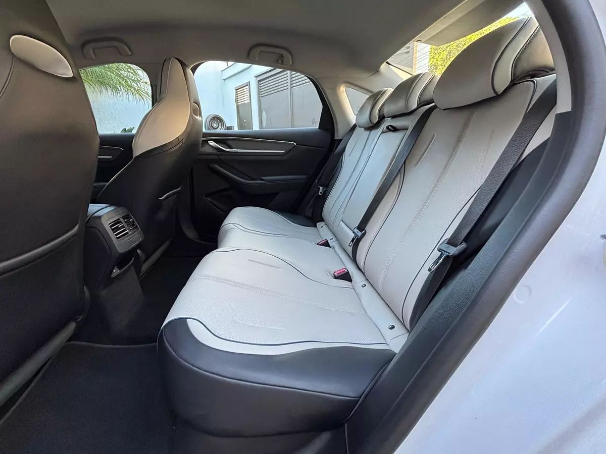 banco traseiro do BYD King GS Hybrid Plug-in 2025