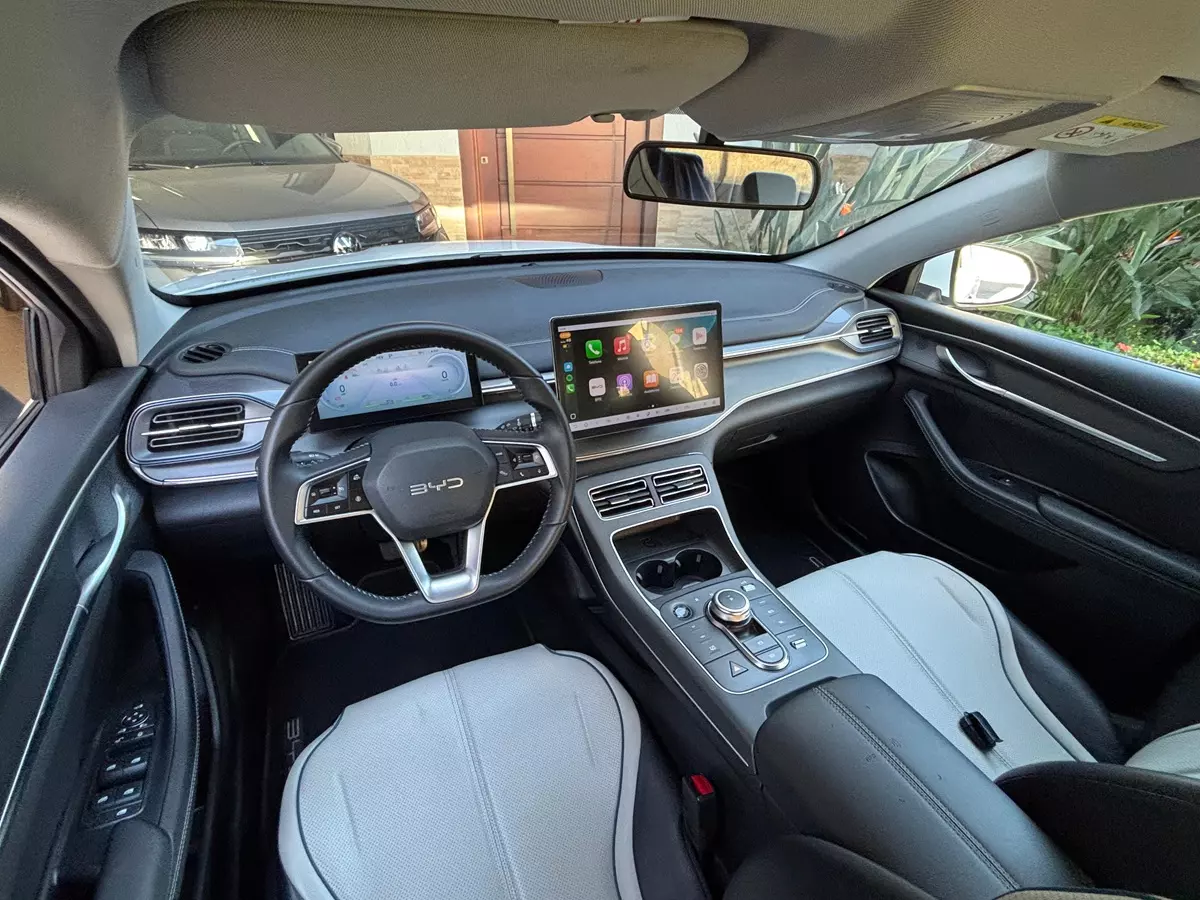 painel do BYD King GS Hybrid Plug-in 2025 
