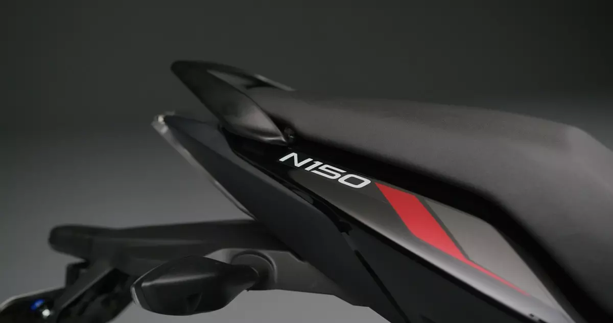 rabeta da Bajaj Pulsar N150 
