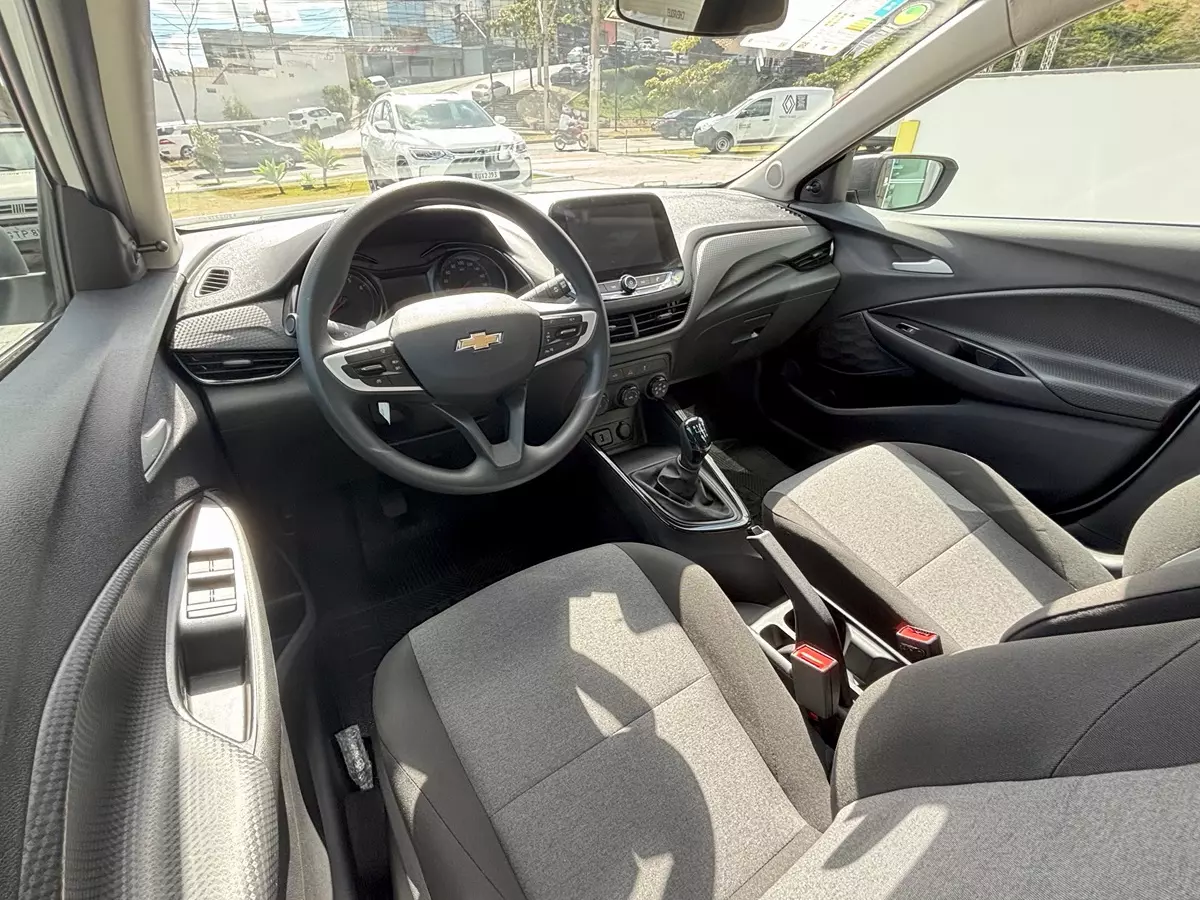 painel do Chevrolet Onix Log 2025
