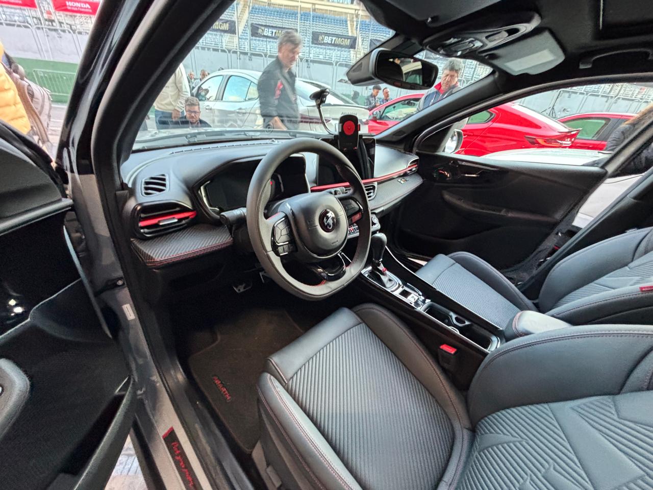 painel do Fiat Pulse Abarth Turbo 270 2026  