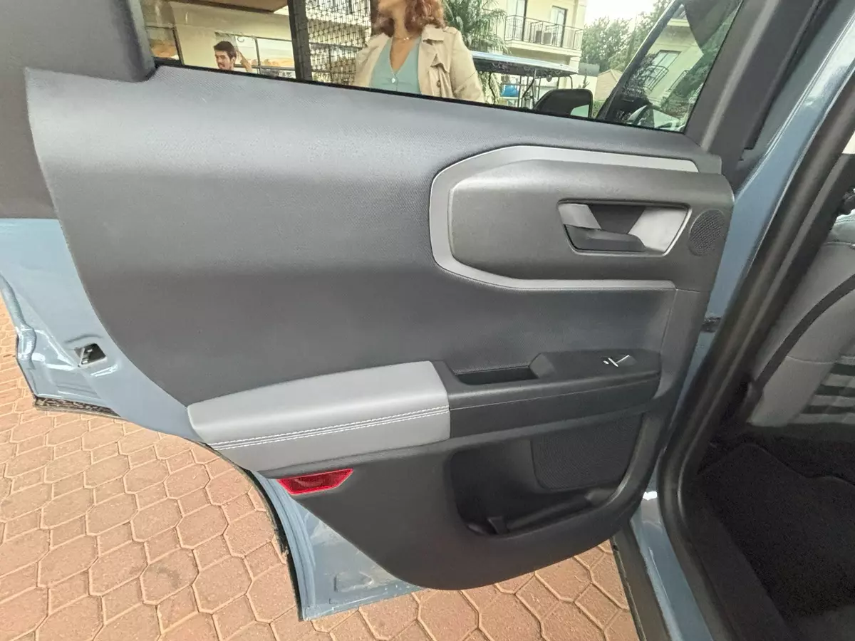 forro de porta traseiro esquerdo do Ford Bronco Sport Badlands 2025