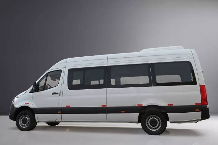 Mercedes-Benz Sprinter Robustez de lado na cor branca