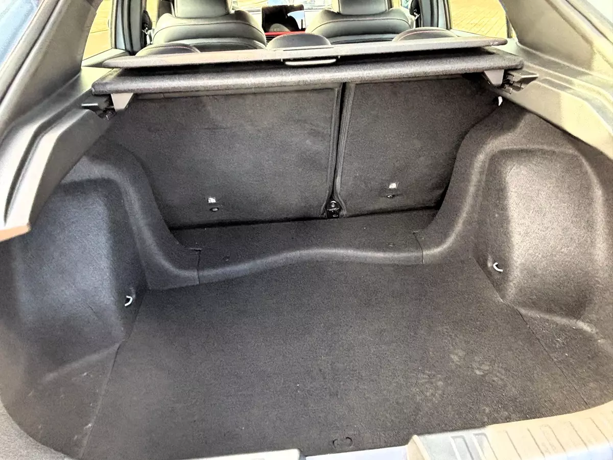porta-mala do Novo Fiat Fastback Abarth 2026 