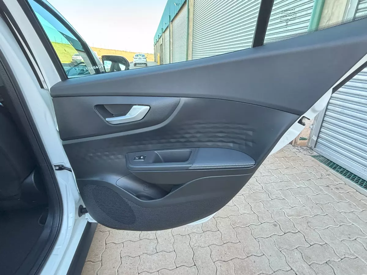 forro de porta traseiro direito do Fiat Fastbabck Impetus T200 Hybrid 2026
