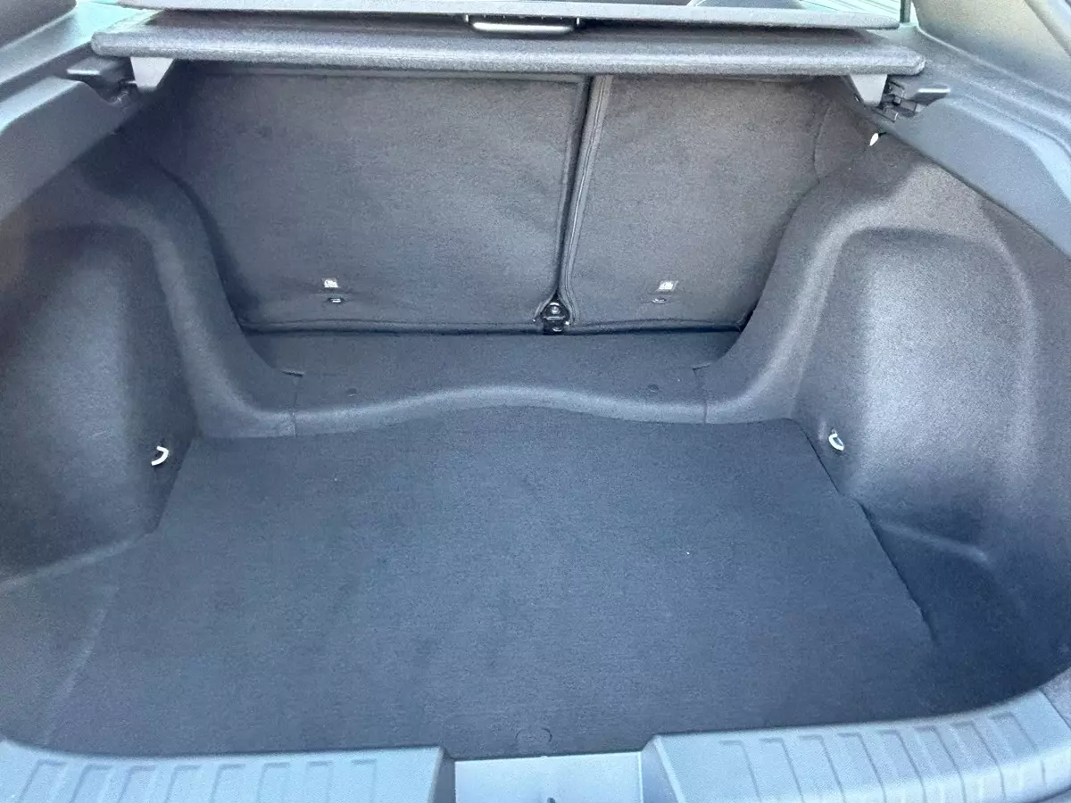 porta-malas do Fiat Fastbabck Impetus T200 Hybrid 2026
