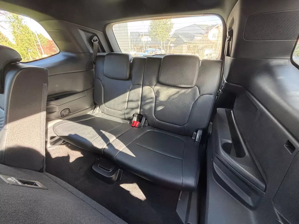 bancos da terceira fileira do Novo Ford Everest Titanium
