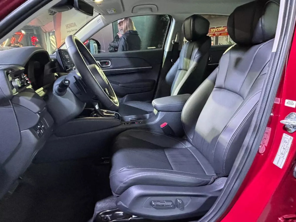 bancos dianteiros do Honda HR-V Touring 2026
