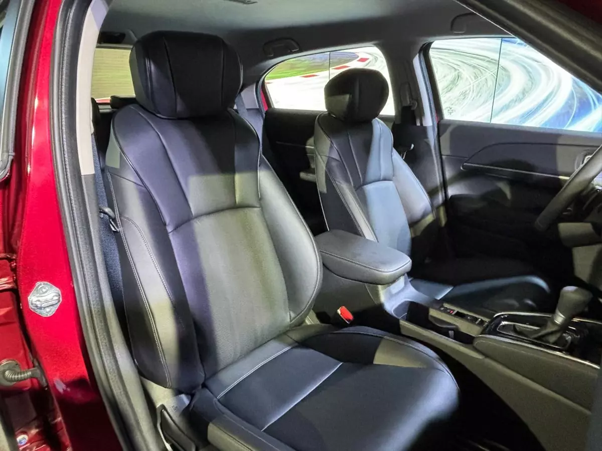 bancos dianteiros do Honda HR-V Touring 2026
