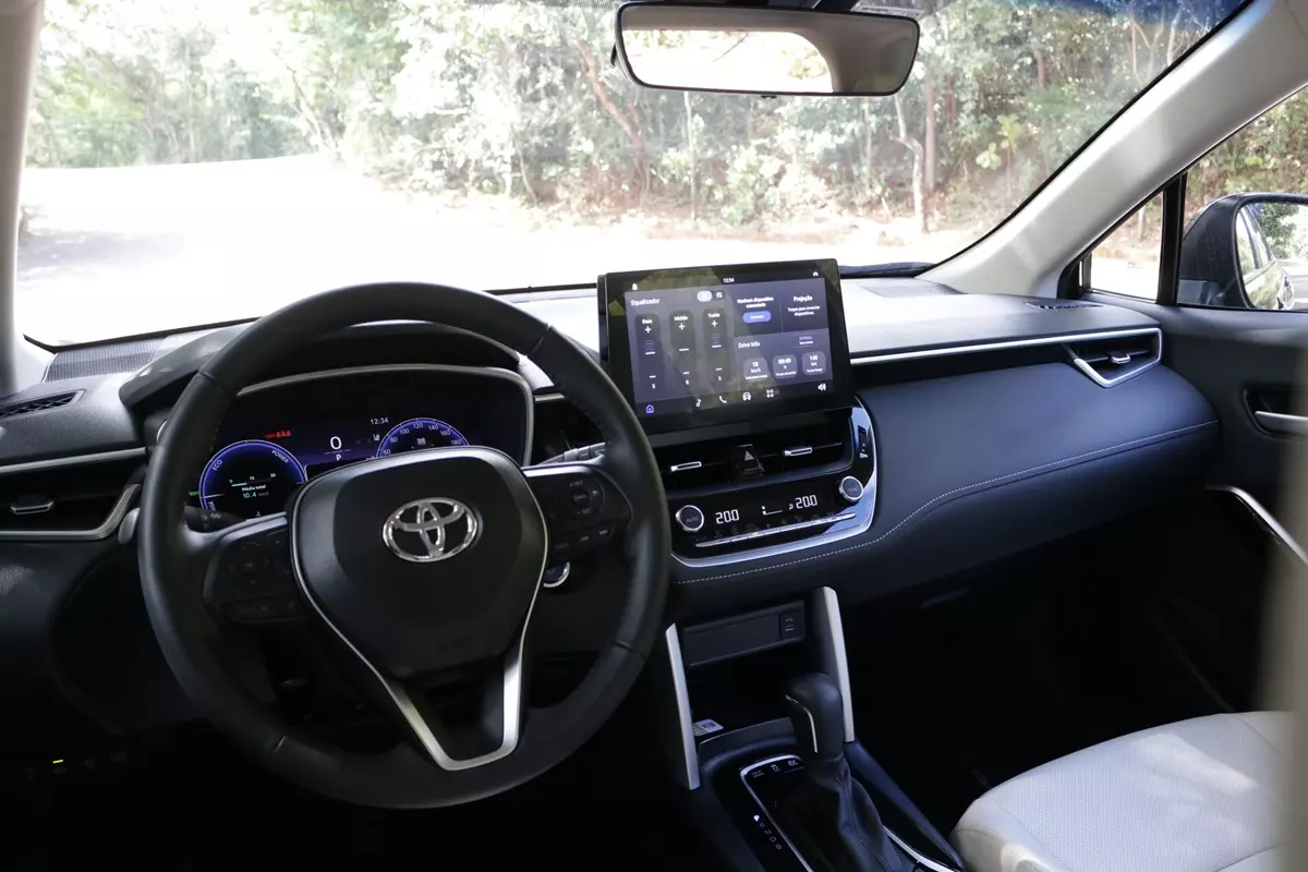 Toyota Corolla Cross XRX Hybrid 2026