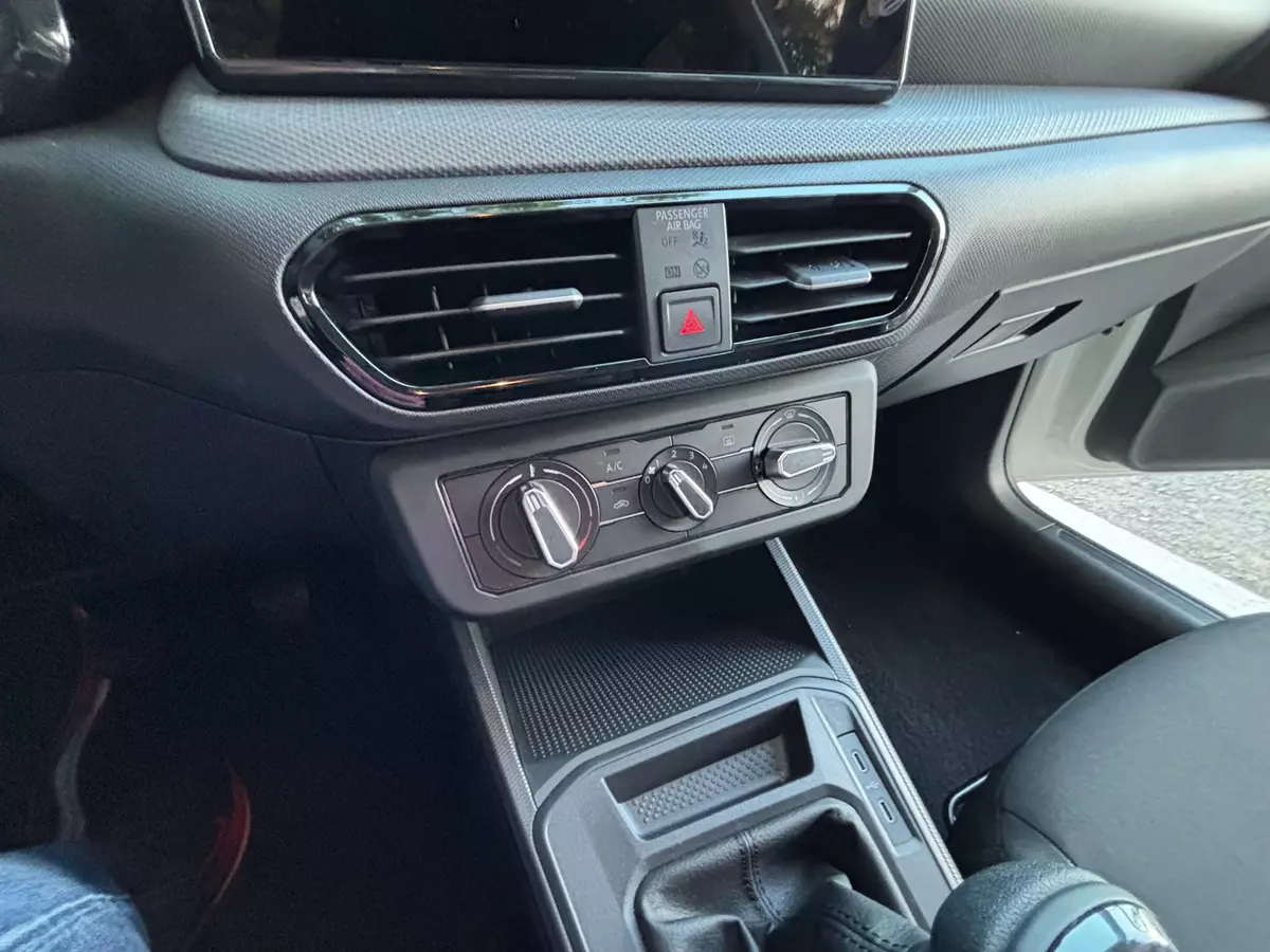 comandos do ar-condicionado do do VW Tera 1.0 MPI 2026 