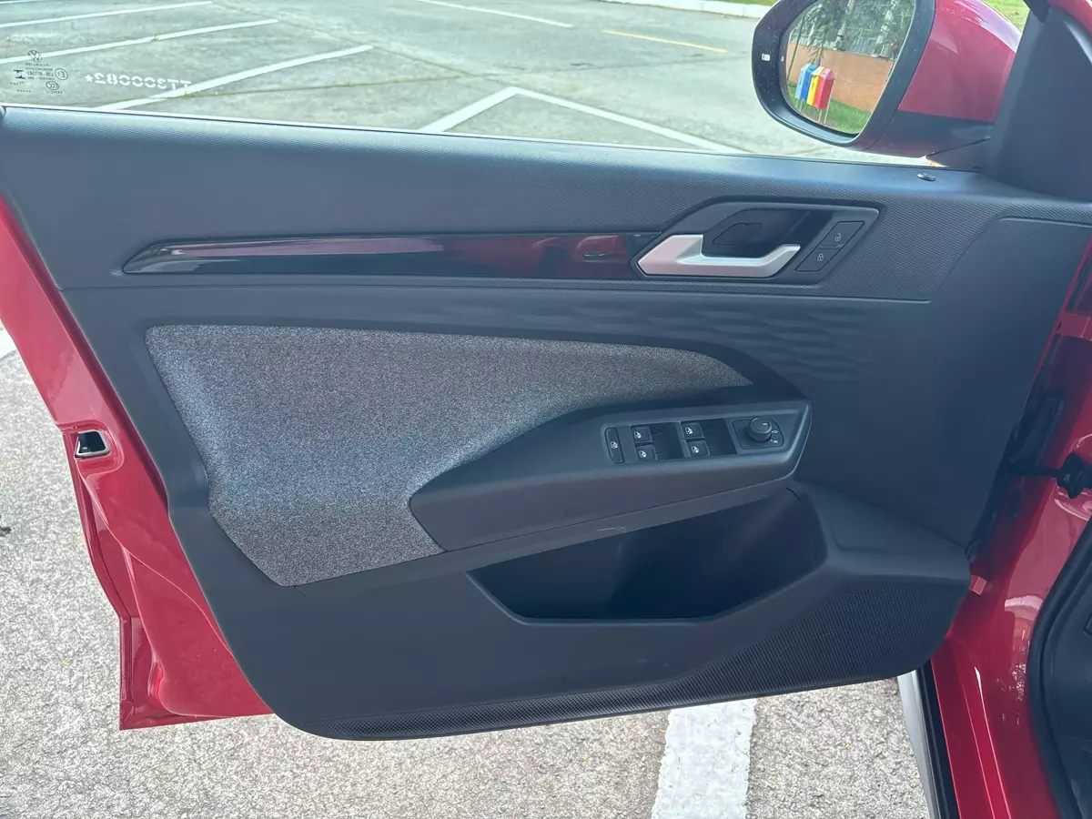 forro de porta dianteiro esquerdo do VW Tera Comfort AT6 2026  