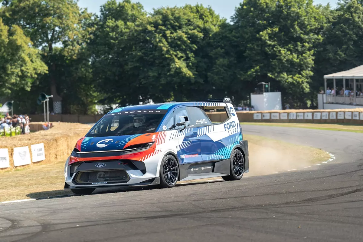 Goodwood Festival 2025 Ford SuperVan 4
