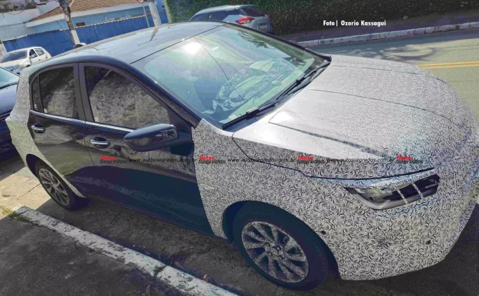 Novo Chevrolet Onix Premier 2026 de frente na cor azul