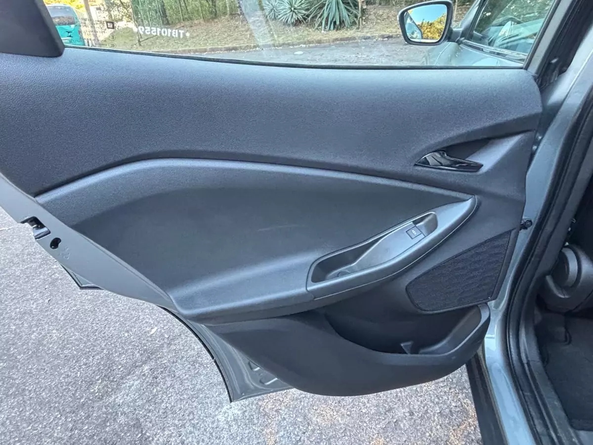 Forro de porta traseiro esquerdo do Chevrolet Tracker Premier 2026