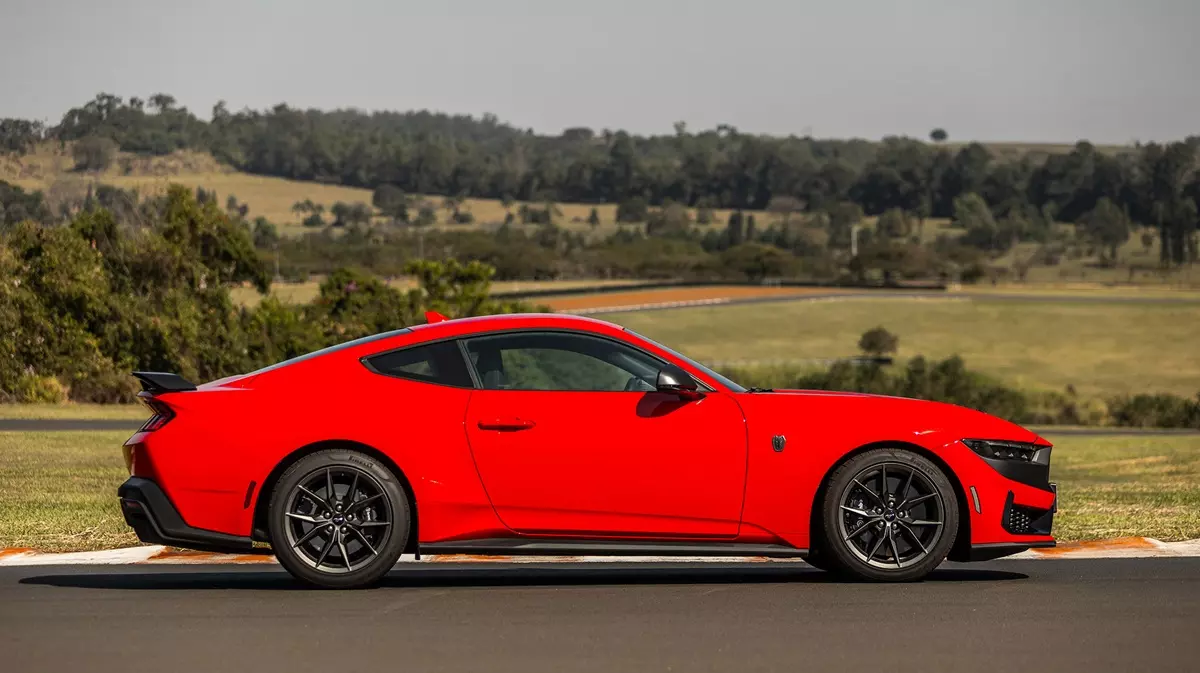 Novo Ford Mustang Dark Horse 