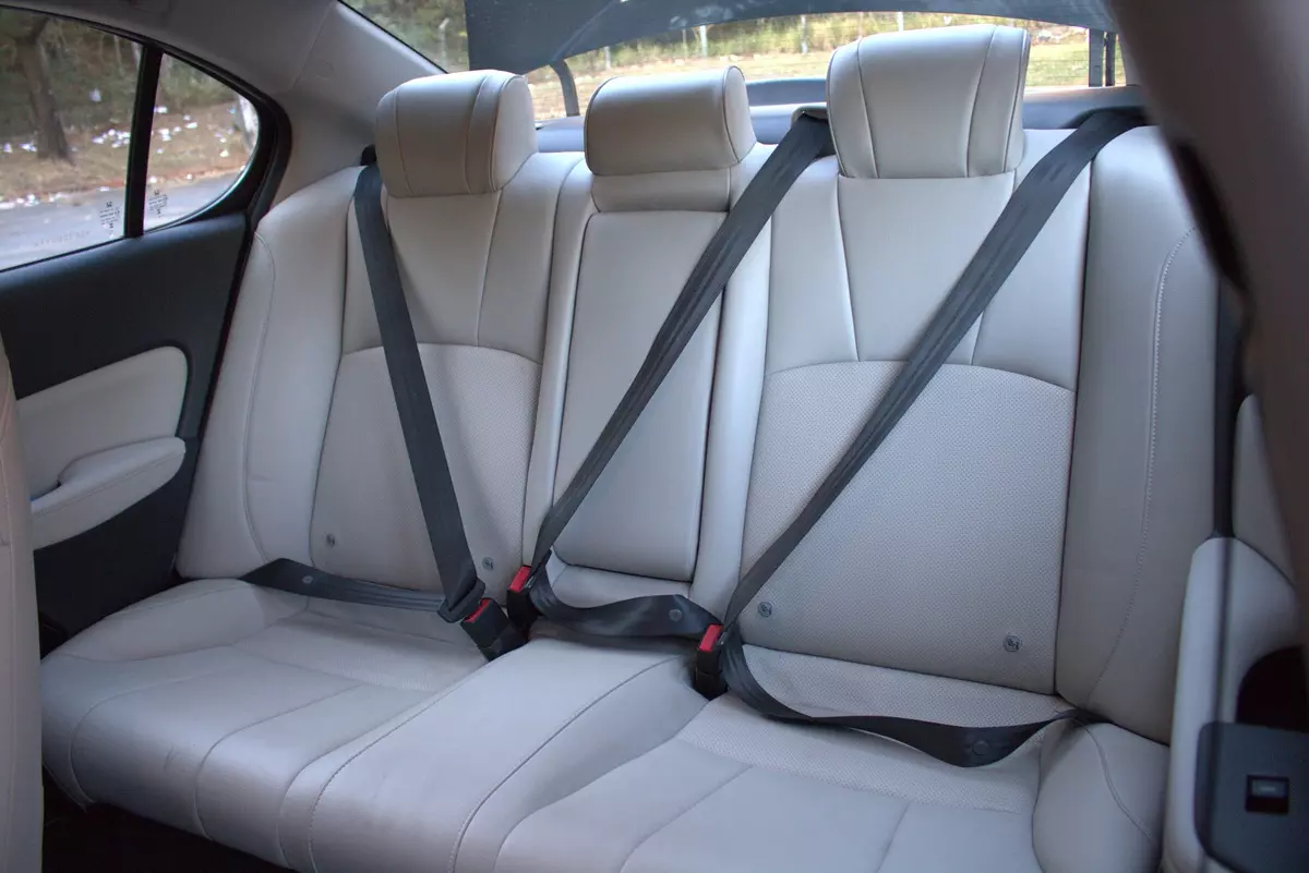 banco traseiro do Novo Honda City Touring 2025
