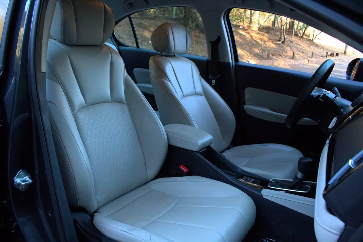 bancos dianteiros do Novo Honda City Touring 2025
